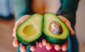 Un avocado al giorno leva il colesterolo cattivo di torno