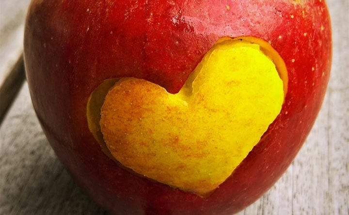 Attacchi cardiaci: le donne in menopausa hanno un rischio più basso degli uomini coetanei