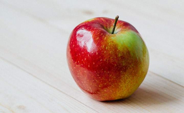 Una mela al giorno: alleata per abbassare il colesterolo cattivo