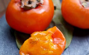 Cachi, il frutto amico di cuore e di intestino